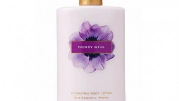 Victoria's Secret Berry Kiss Hydrating Body Lotion 8.4 fl oz (250 ml)