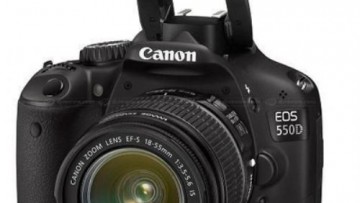 Canon EOS 550D With 18-55mm IS Lens + 4GB Memory CardCase
