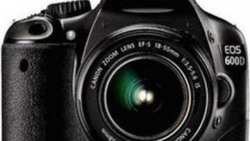 Canon EOS 600D With 18-55mm IS Lens
