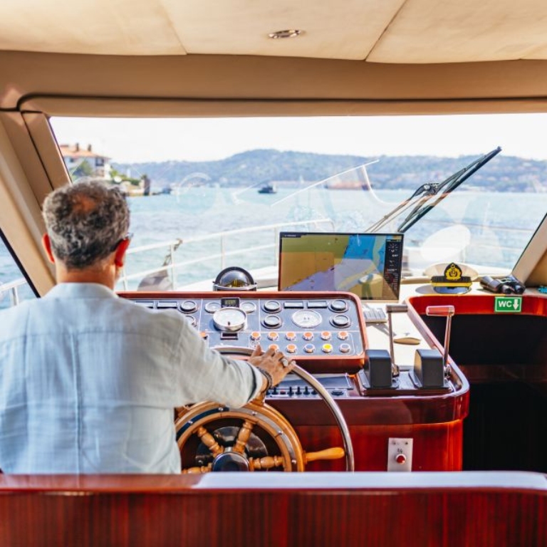 Bosphorus Yacht Cruise with Stopover on Asian Side  Kabatas Port