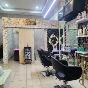 Complete Makeovers: Pro Treatments, Precision Cuts & Expert Grooming HAIRDRESSER Shop Online at Special Price from UAE Mega Deals