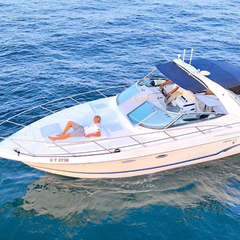 Private Luxury Yacht Cruise in 35FT  Dubai Harbour - Yacht Club