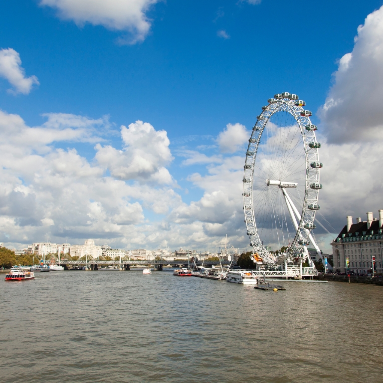 The London Top Sights Tour. Kids Free!  Ritz Hotel (W1J 9BR)