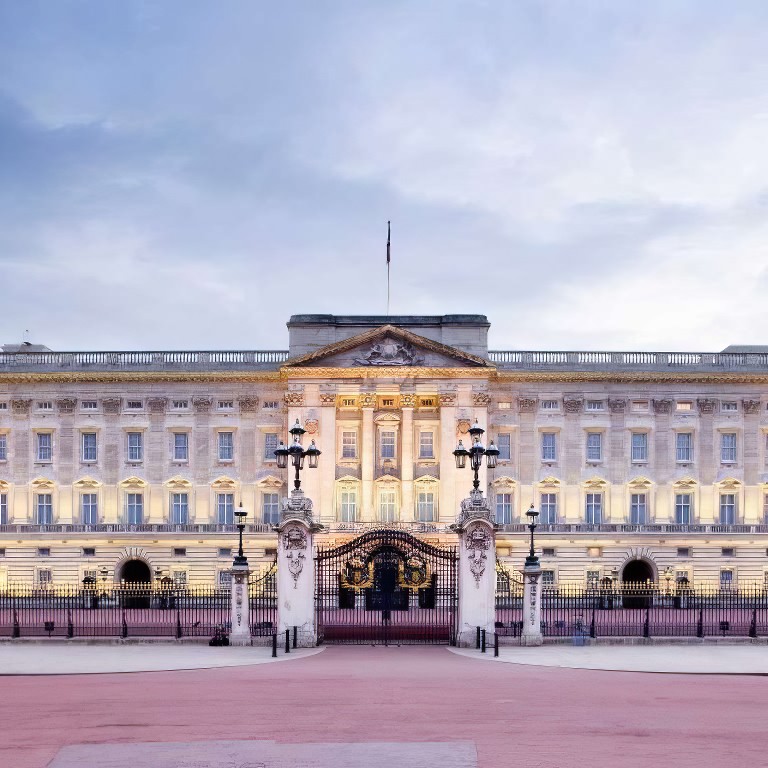 Wonderful Westminster tour and Windsor Castle visit  Ritz Hotel (W1J 9BR)