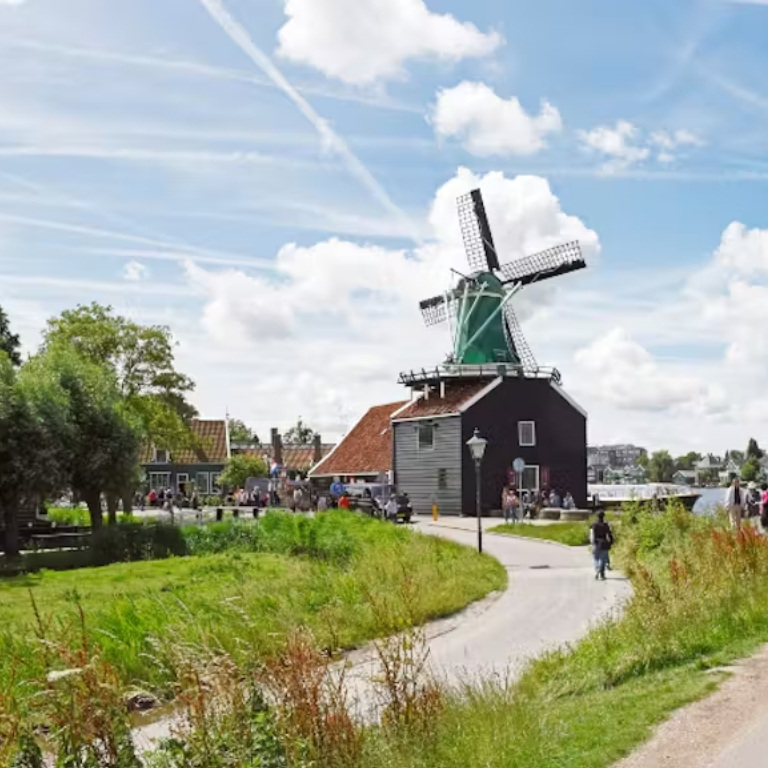 Zaanse Schans Windmills: Half-Day Guided Tour + Transport  De Ruijterkade 105
