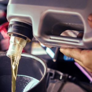 Oil Change CAR Shop Online at Special Price from UAE Mega Deals