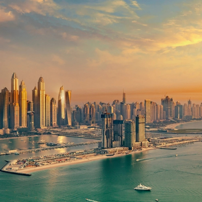 Qasr Al Watan + The View at the Palm Non Prime - Combo  UAE Presidential Palace