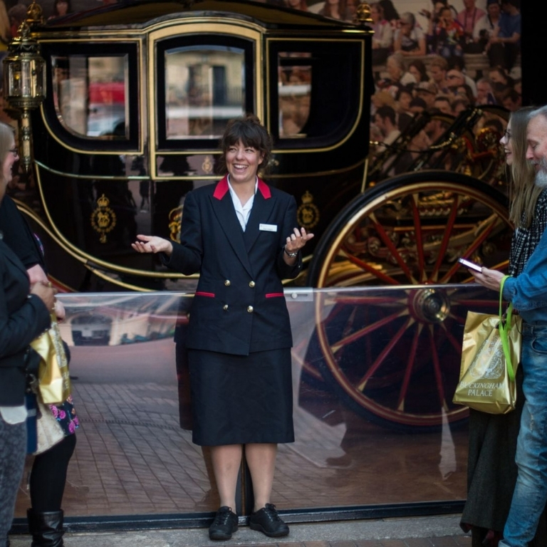 The Royal Mews & Buckingham Palace  Buckingham Palace